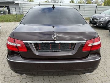 Mercedes E 220 - 4