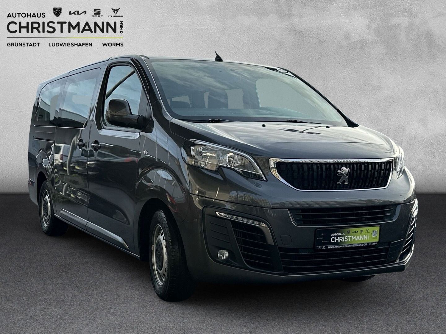 Fahrzeugabbildung Peugeot Expert Kombi L3 2.0 BlueHDi 145 PS 8-Sitzer *NAV