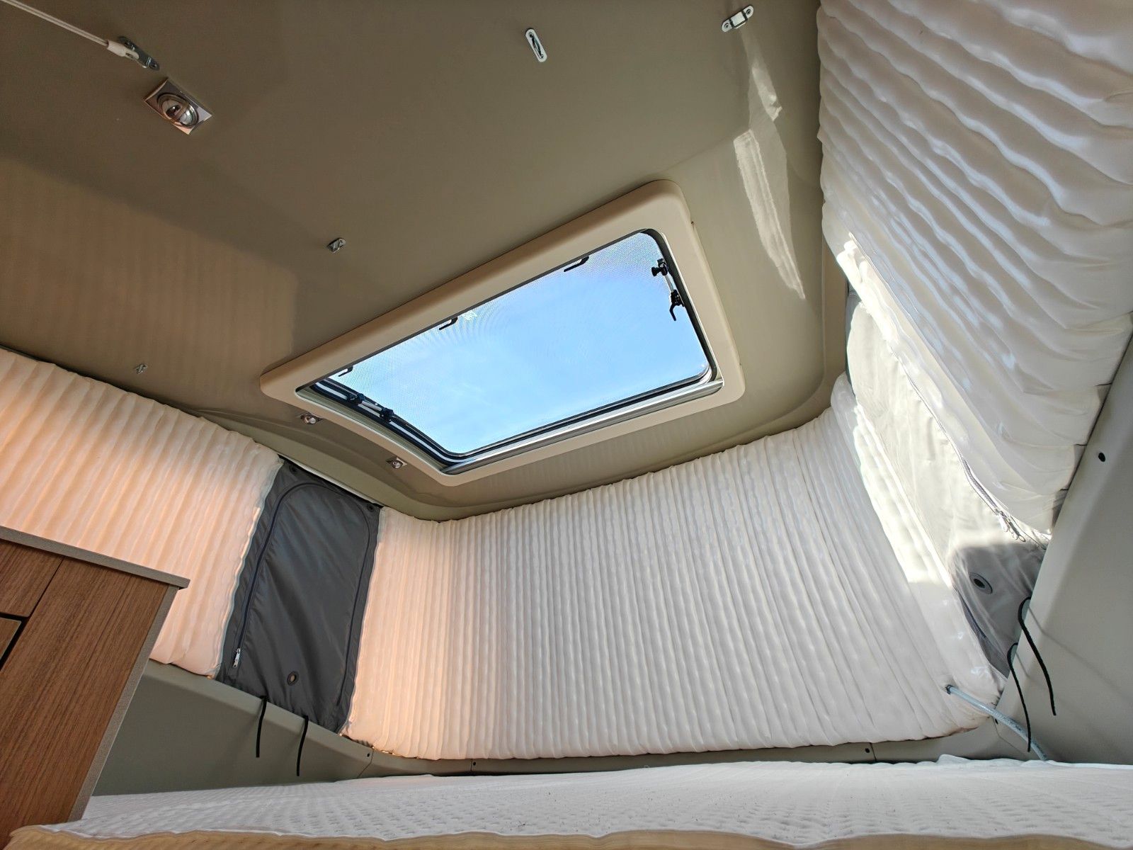 Fahrzeugabbildung Bürstner Lyseo TD Gallery 649 G Harmony Line - Backofen!