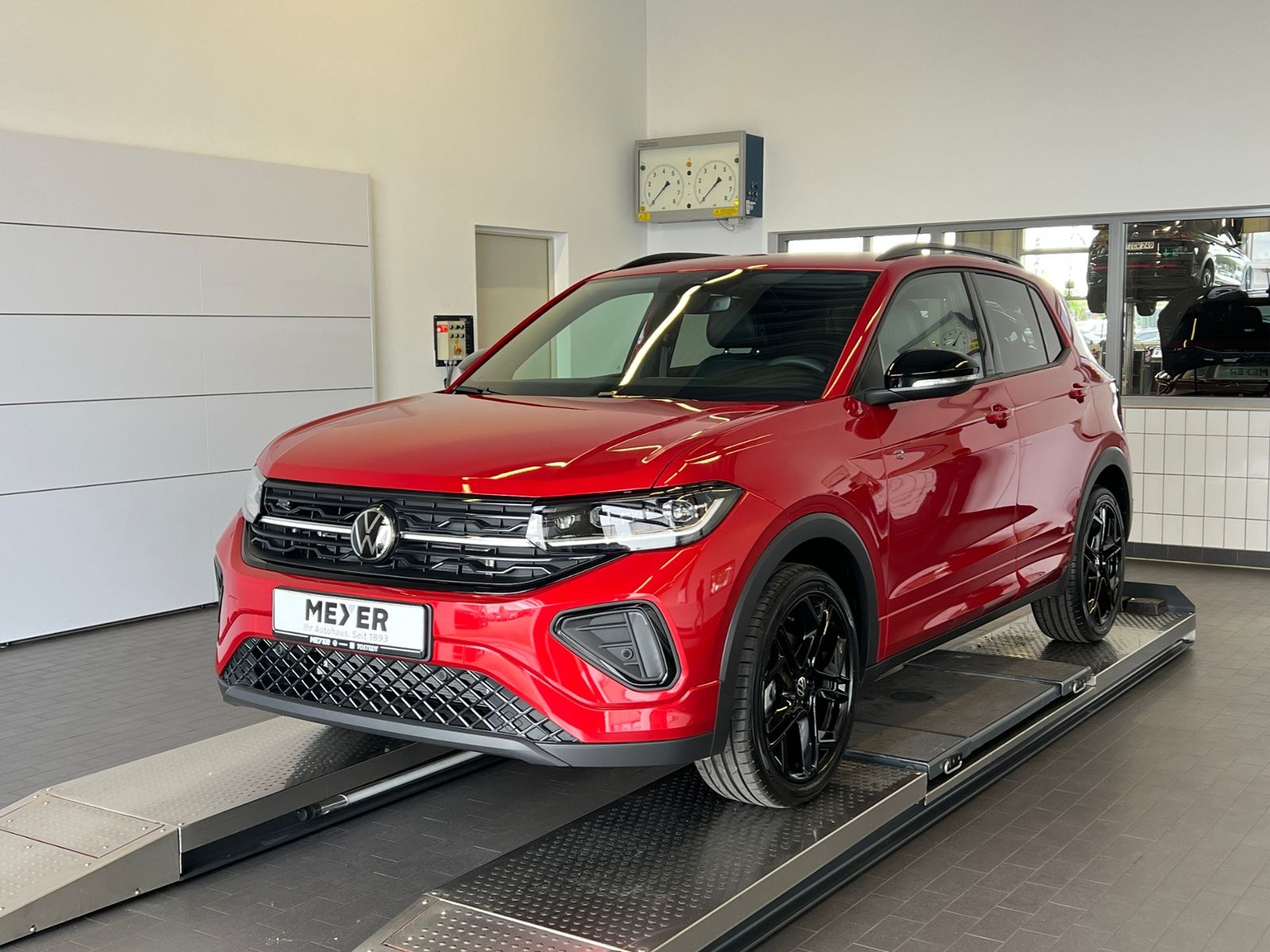 Fahrzeugabbildung Volkswagen T-Cross R-Line 1.5 TSI DSG *AHK,BlackStyle,Navi,