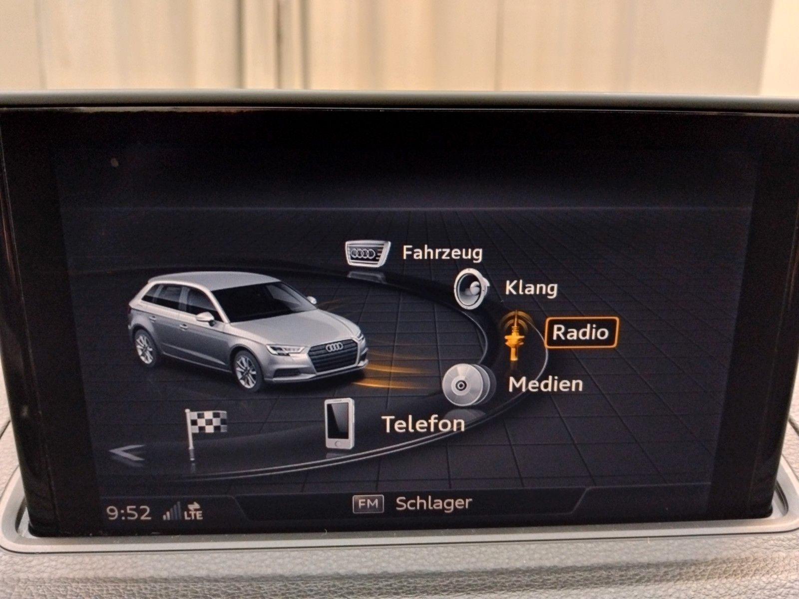 Audi A3 (10/2019, Benzin)