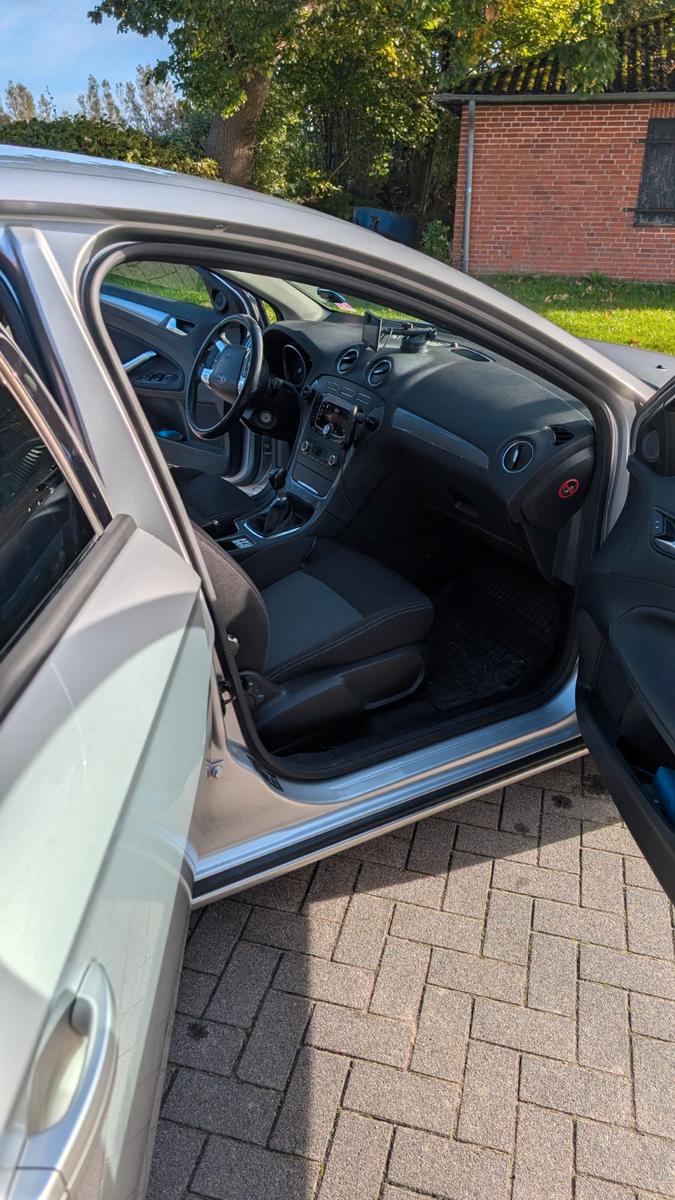 Ford Mondeo 2011 — engine 1.997 cm³, 140 HP (103kW)