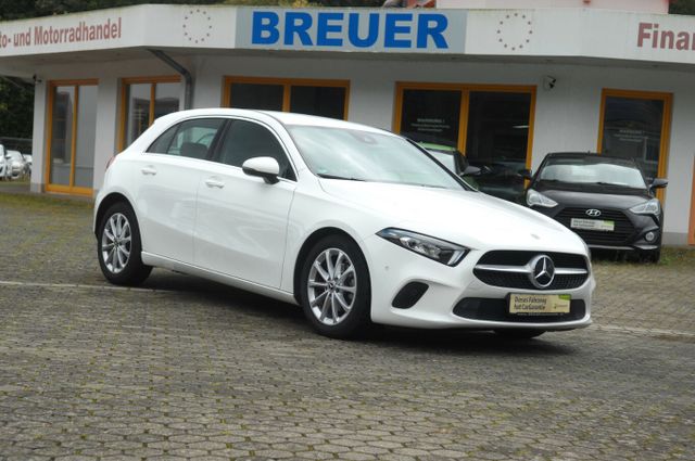 MERCEDES-BENZ A 180 Progressive Automatik Navi LED