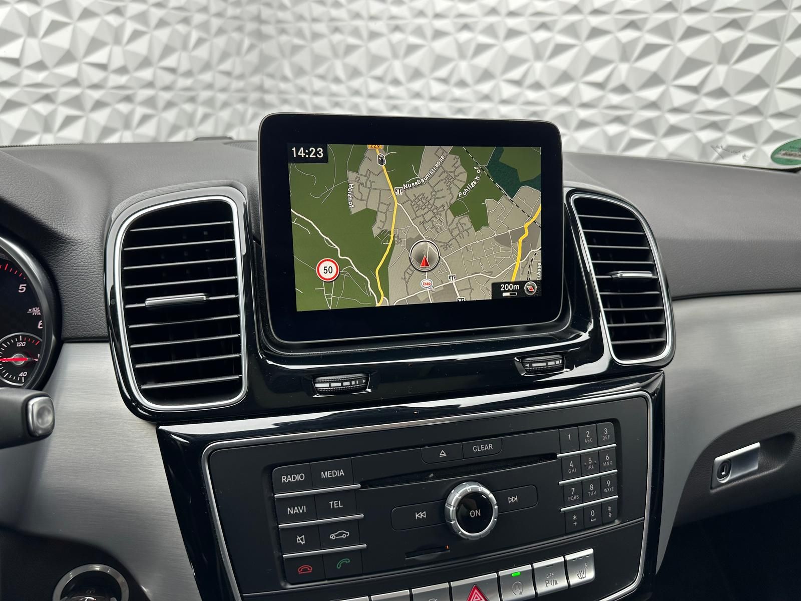 Fahrzeugabbildung Mercedes-Benz GLE 350d 4MATIC/DISTRO/PANORAMA/AHK/360°/ILS/DAB