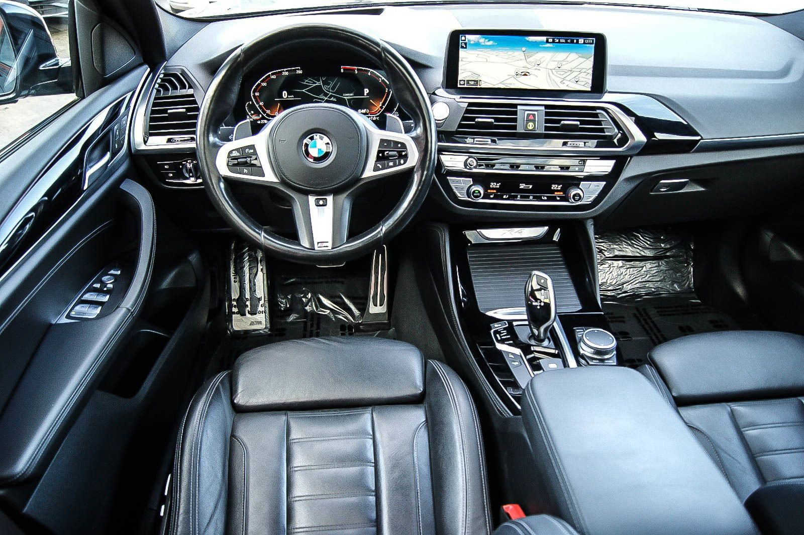 Fahrzeugabbildung BMW X4 xDrive 20 d M Sport X HUD ANHZV STHZG PANO