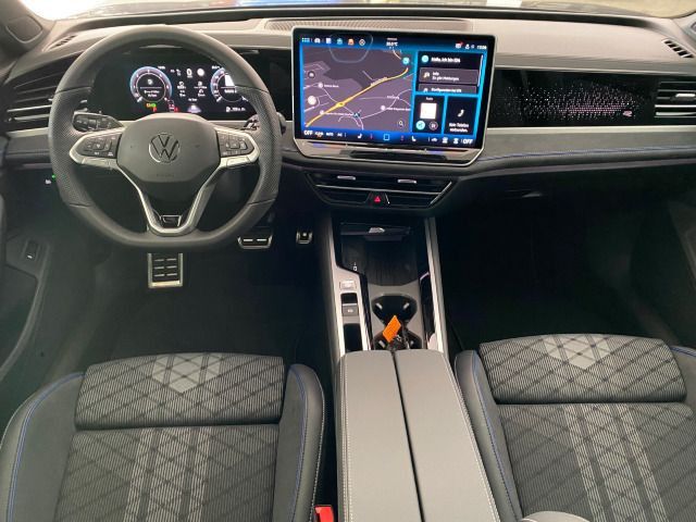 Passat R-Line 2.0 TDI DSG 4motion PANO+AHK