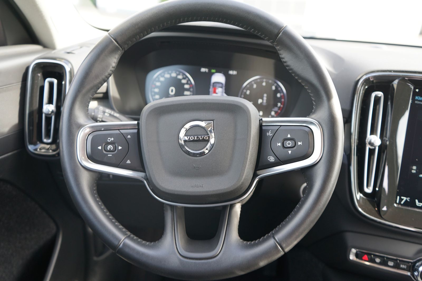 Volvo XC40 2.0 M-Hybrid Inscription AWD foto 15