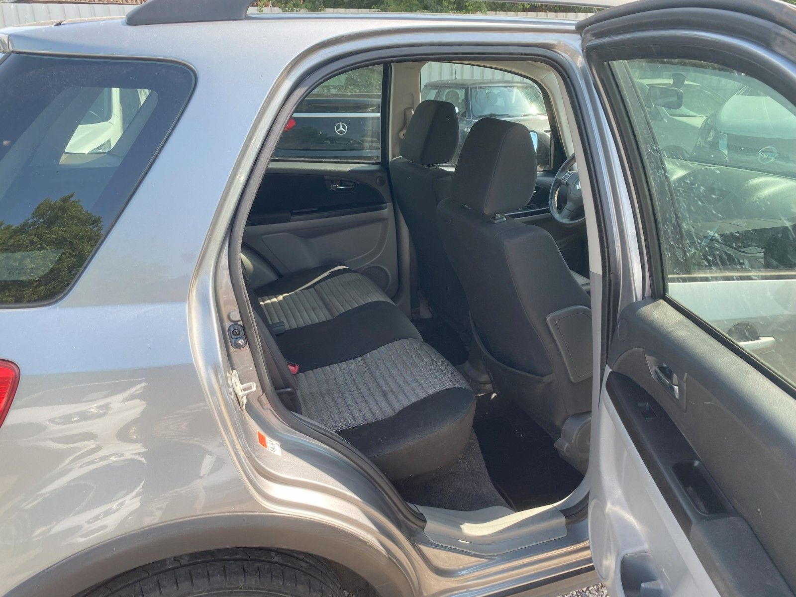 Fahrzeugabbildung Suzuki SX4 Club,ALLRAD,AHK,SHg