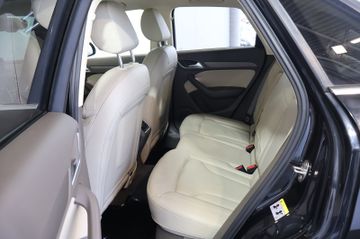 Audi Q3 2.0 TDI quattro NAVI+XEN+PDC+LEDER+17"+PANO