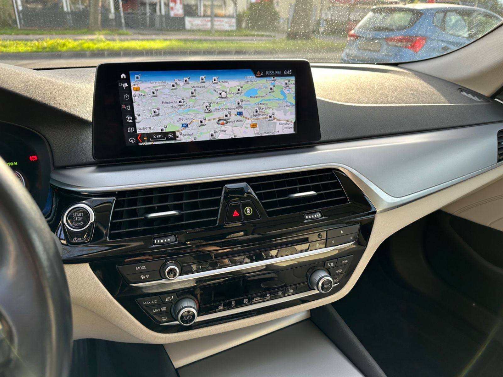 Fahrzeugabbildung BMW 530d xDrive*HeadUp*Softclose*AHK*Totwinkel*