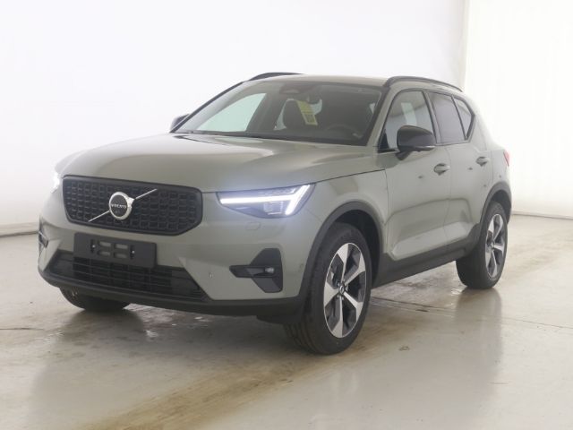 Volvo XC40 Plus Dark B3 19''LM Pano Navi Leder LED Tho