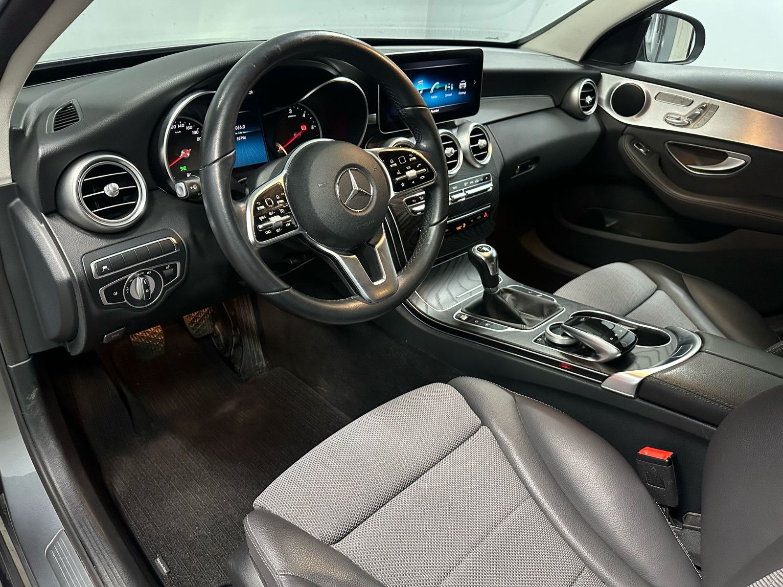 Fahrzeugabbildung Mercedes-Benz C 200  d Avantgarde*NIGHT*KAMERA*SPURH*TEMPO*NAV