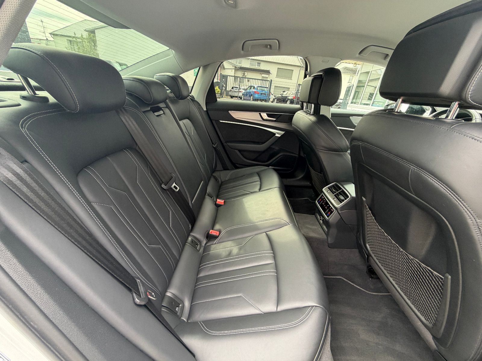 Fahrzeugabbildung Audi 55 TFSI e quattro S-Line/LEDER/Navi/LED/CarPlay/