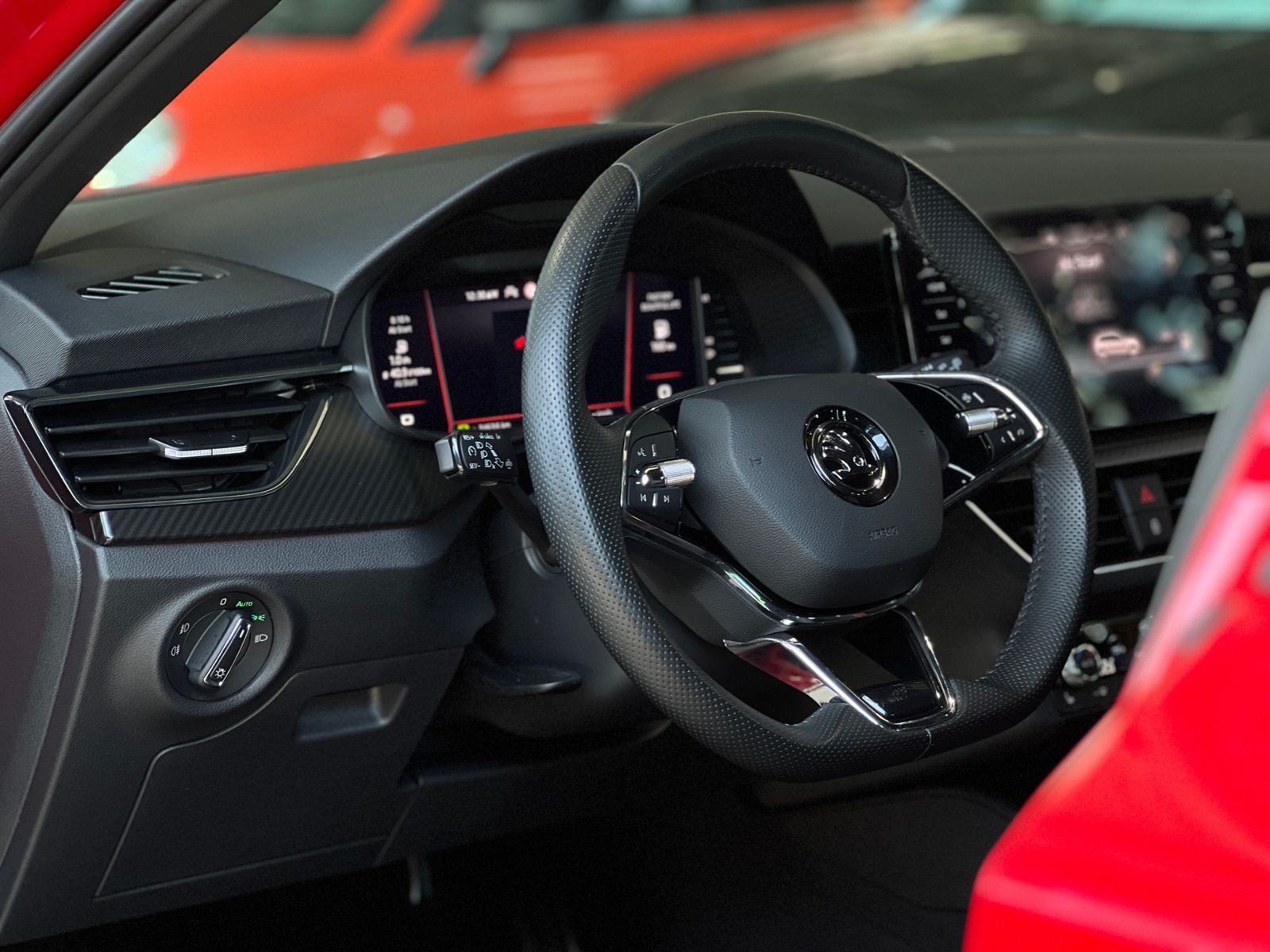 Fahrzeugabbildung SKODA KAMIQ Monte Carlo PANO LED NAV SHZ ALU