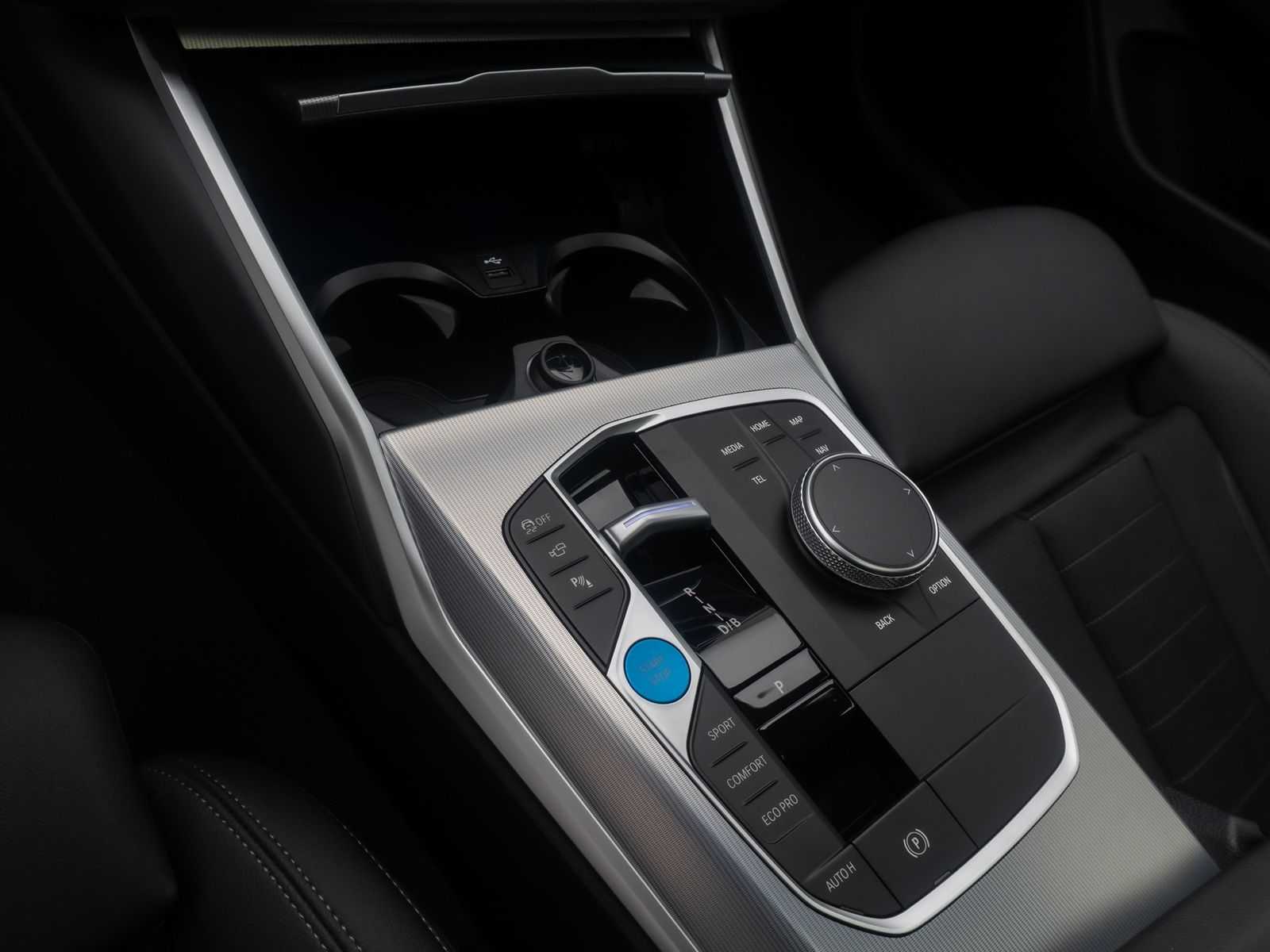 Fahrzeugabbildung BMW i4 eD40 GC Glasdach HiFi 360&deg; Alarm HUD AHK DAB