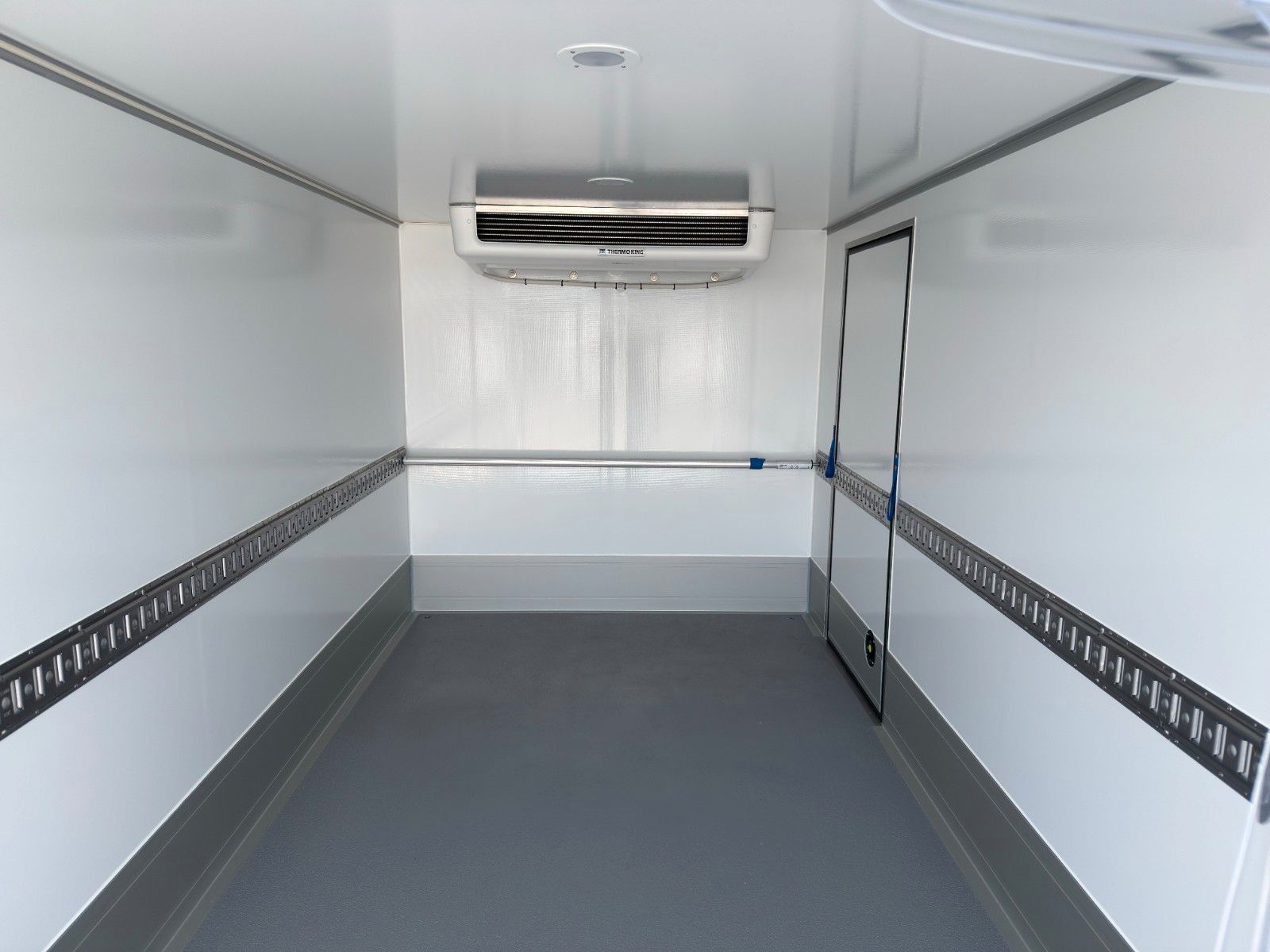 Fahrzeugabbildung Iveco Daily 70C18HA8/P Kühlkoffer