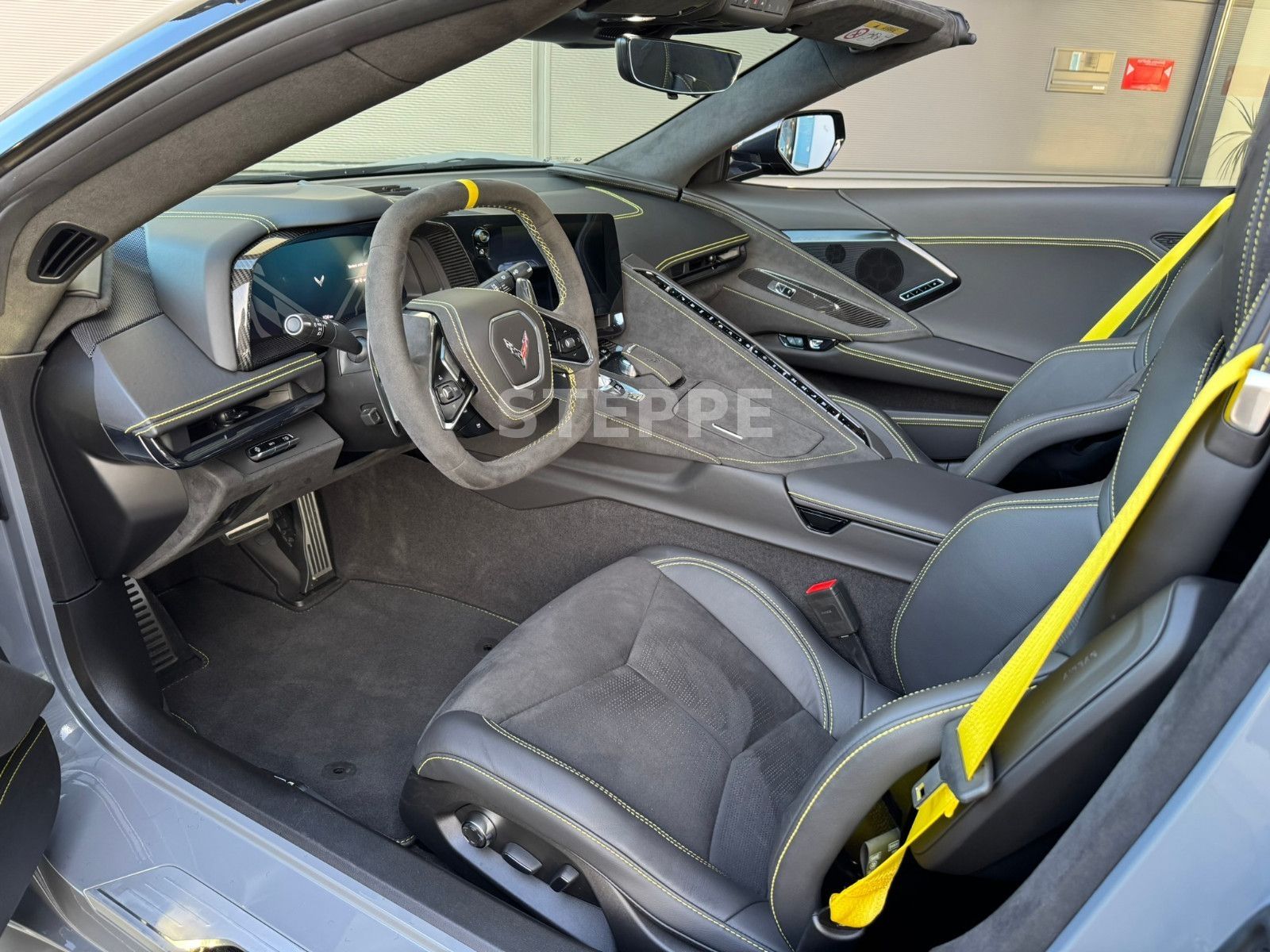 Corvette C8 Stingray Convertible 3LT Europamodell STEPPE