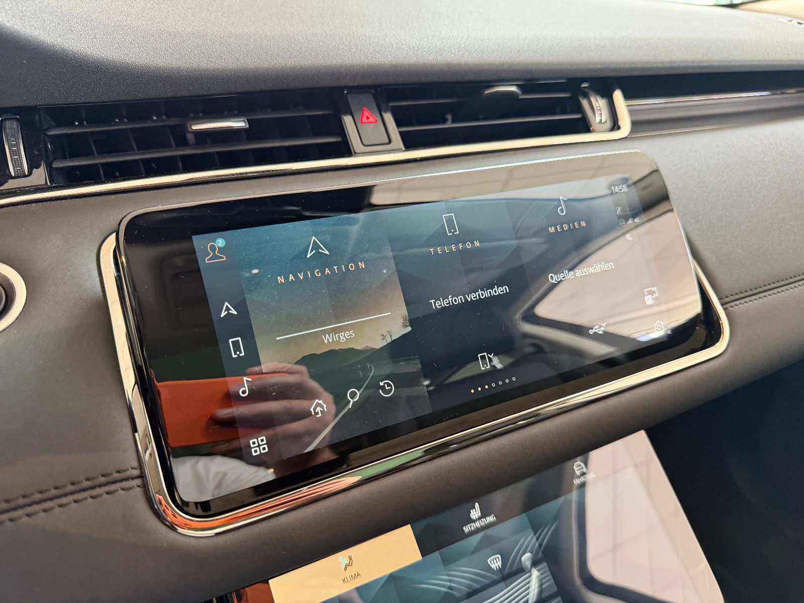 Fahrzeugabbildung Land Rover Evoque R-Dynamic SE/PANORAMA/MERIDIAN/KAMERA