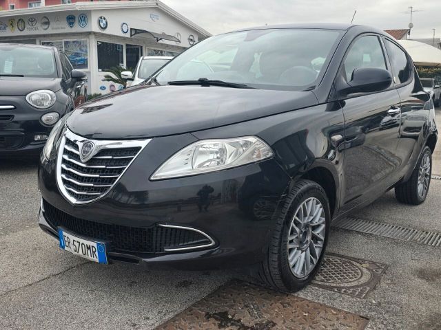 Lancia Ypsilon 0.9 TwinAir 85 CV 5 porte Metano 