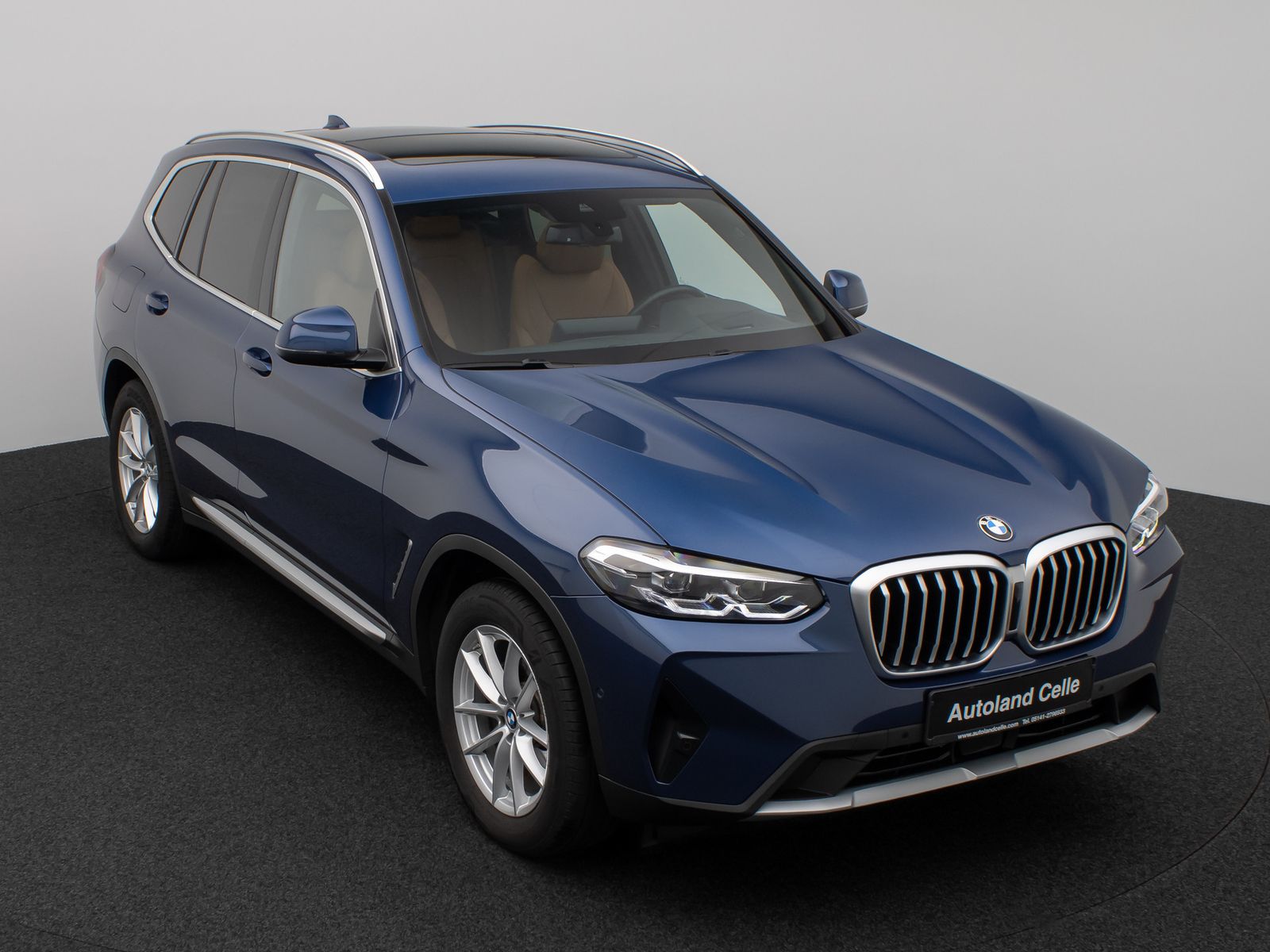 Fahrzeugabbildung BMW X3 xD20i Panorama Kamera HUD AHK Komfort Sport