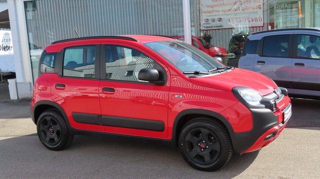 Fiat Panda City Cross 1,0 70 PS Hybrid + Winterräder