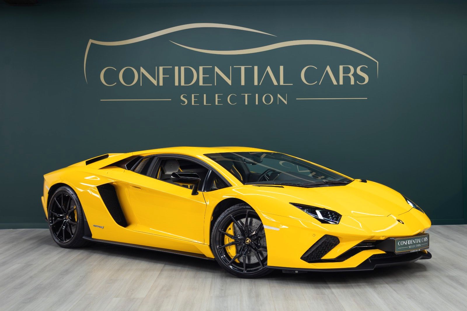 LAMBORGHINI Aventador
