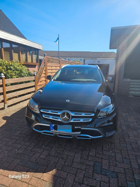 Image of Mercedes-Benz E 220