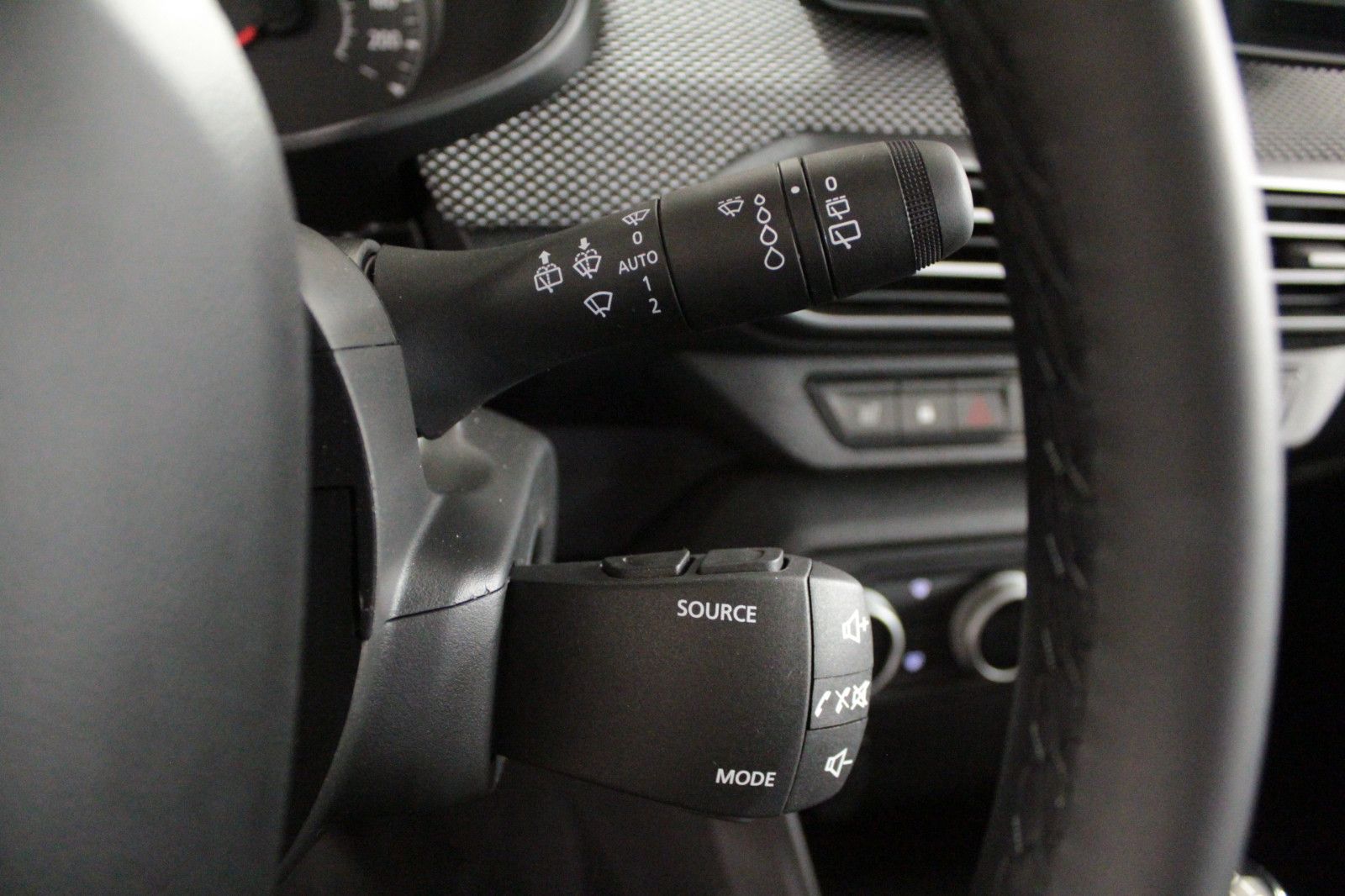 Fahrzeugabbildung Dacia Sandero TCe 90 Expression*Winterpaket*15418*