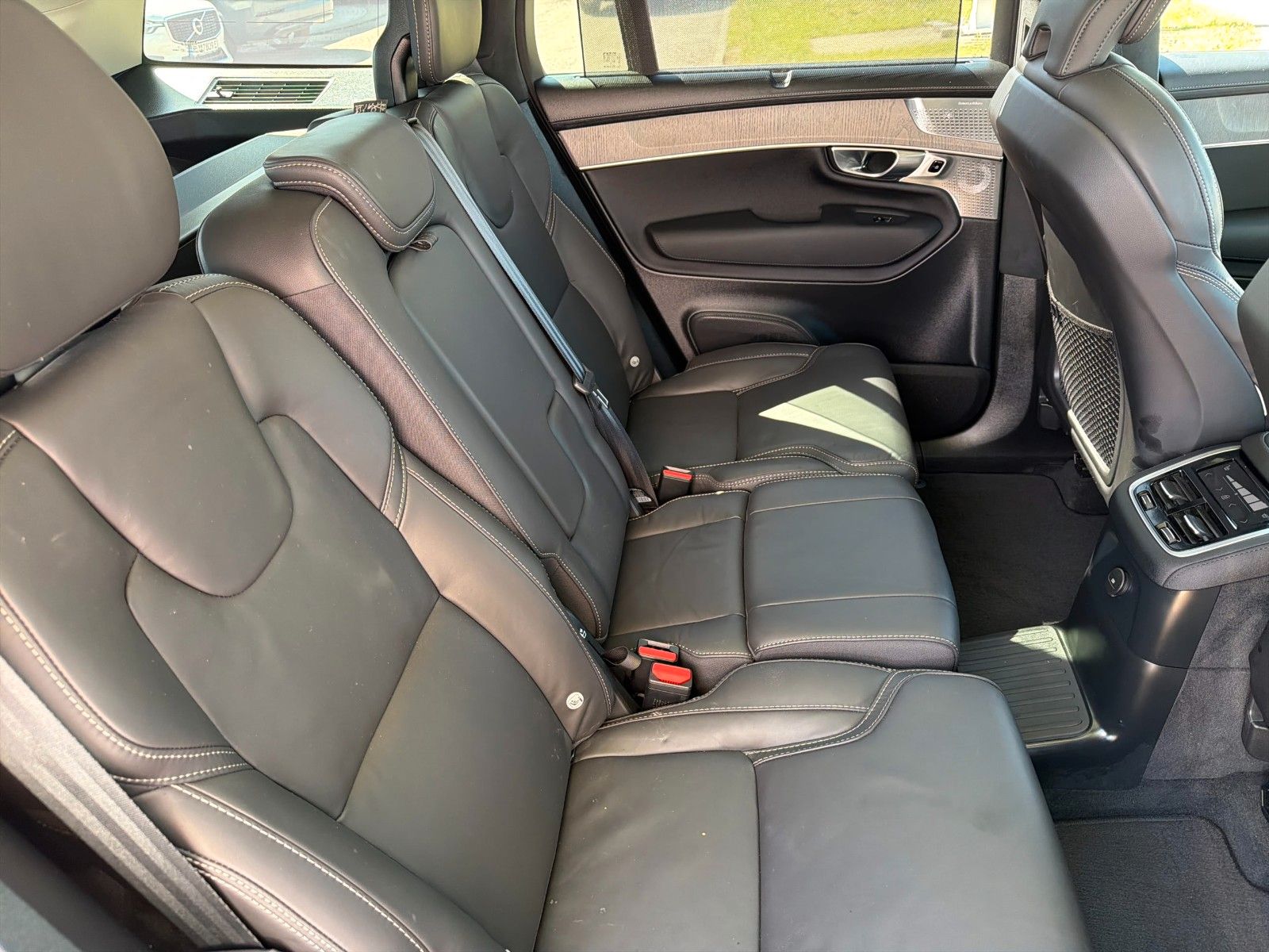 Fahrzeugabbildung Volvo XC90 Ultra Bright Recharge Plug-In Hybrid AWD,