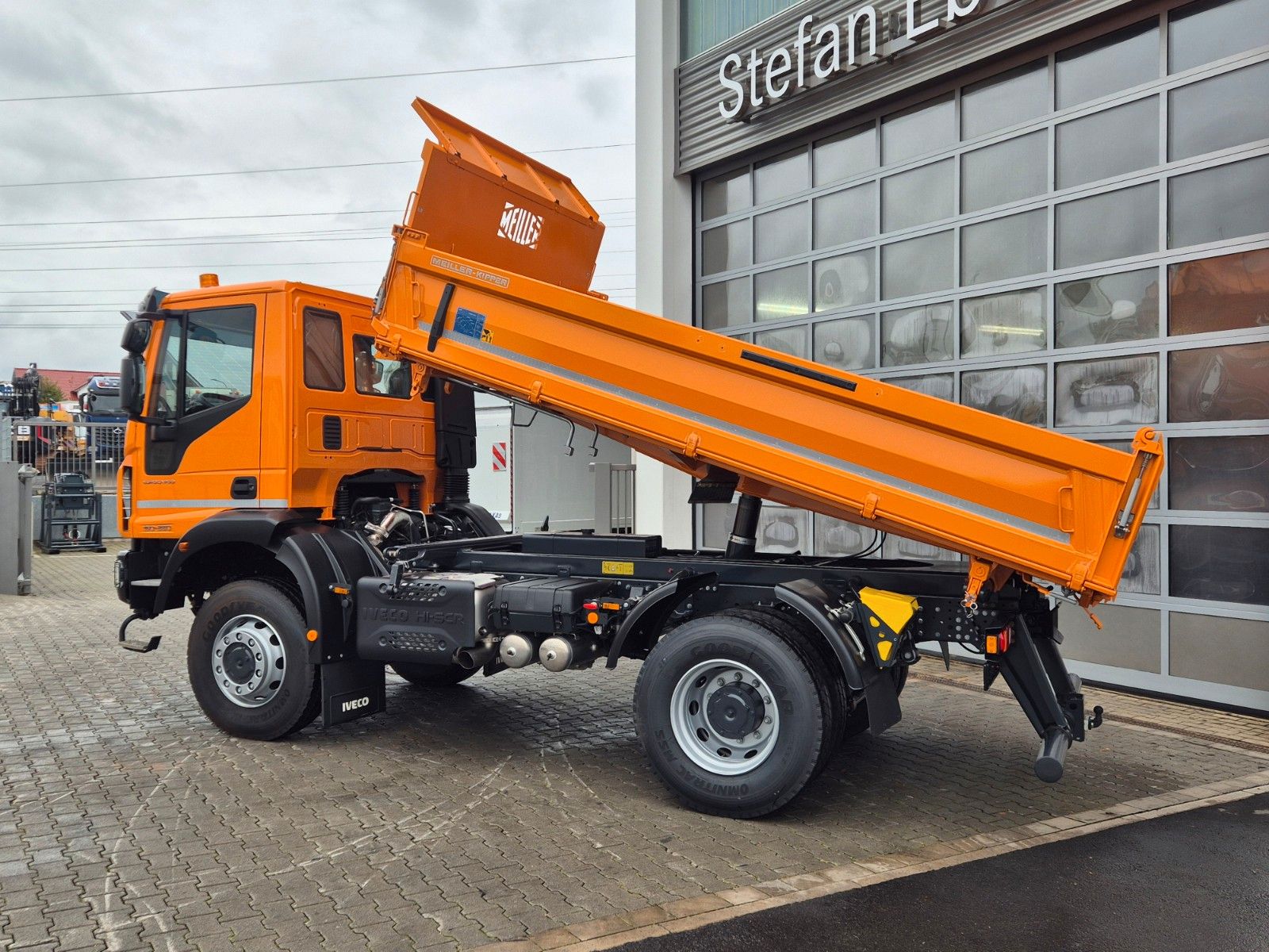Fahrzeugabbildung Iveco ML150E28W 4x4 Meiller Dreiseitenkipper 2xAHK