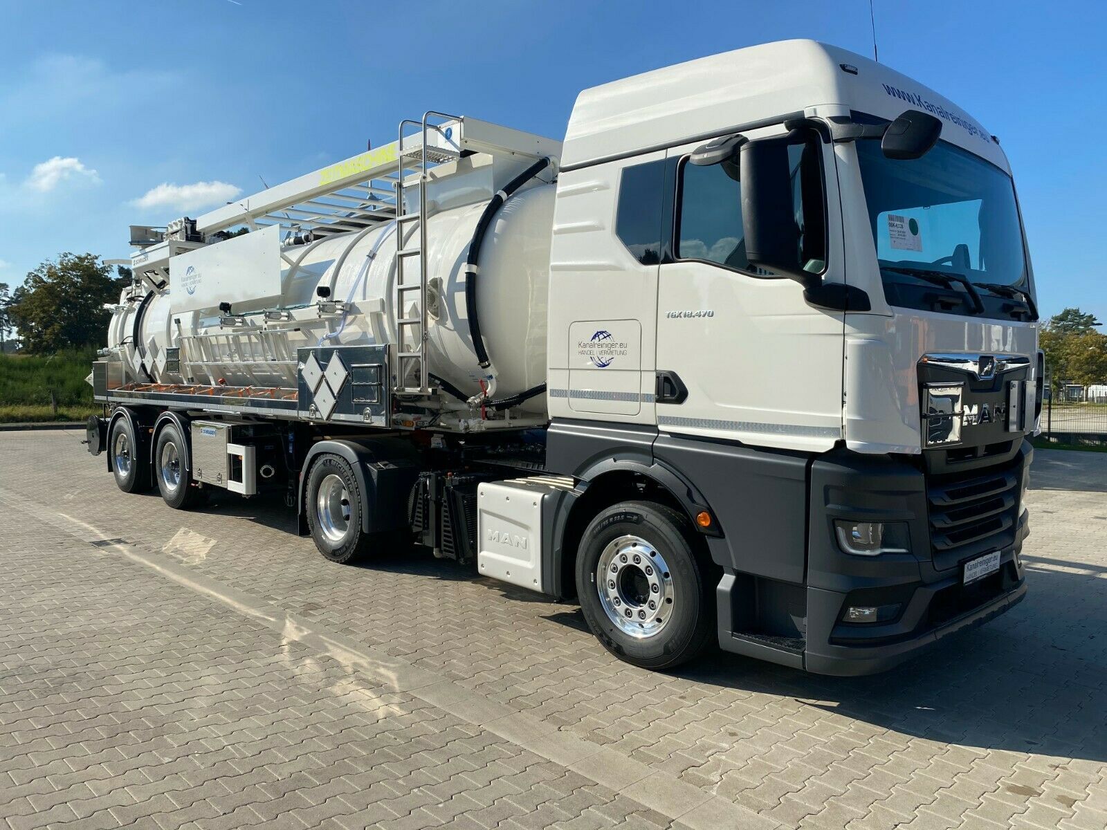 Fahrzeugabbildung MAN TGX 18.470 mit Schrader S/D ADR Auflieger