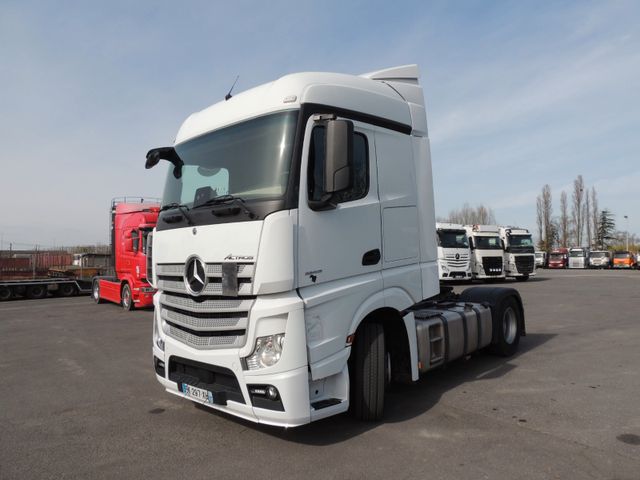 Mercedes-Benz 1845 Actros (2 stuck)