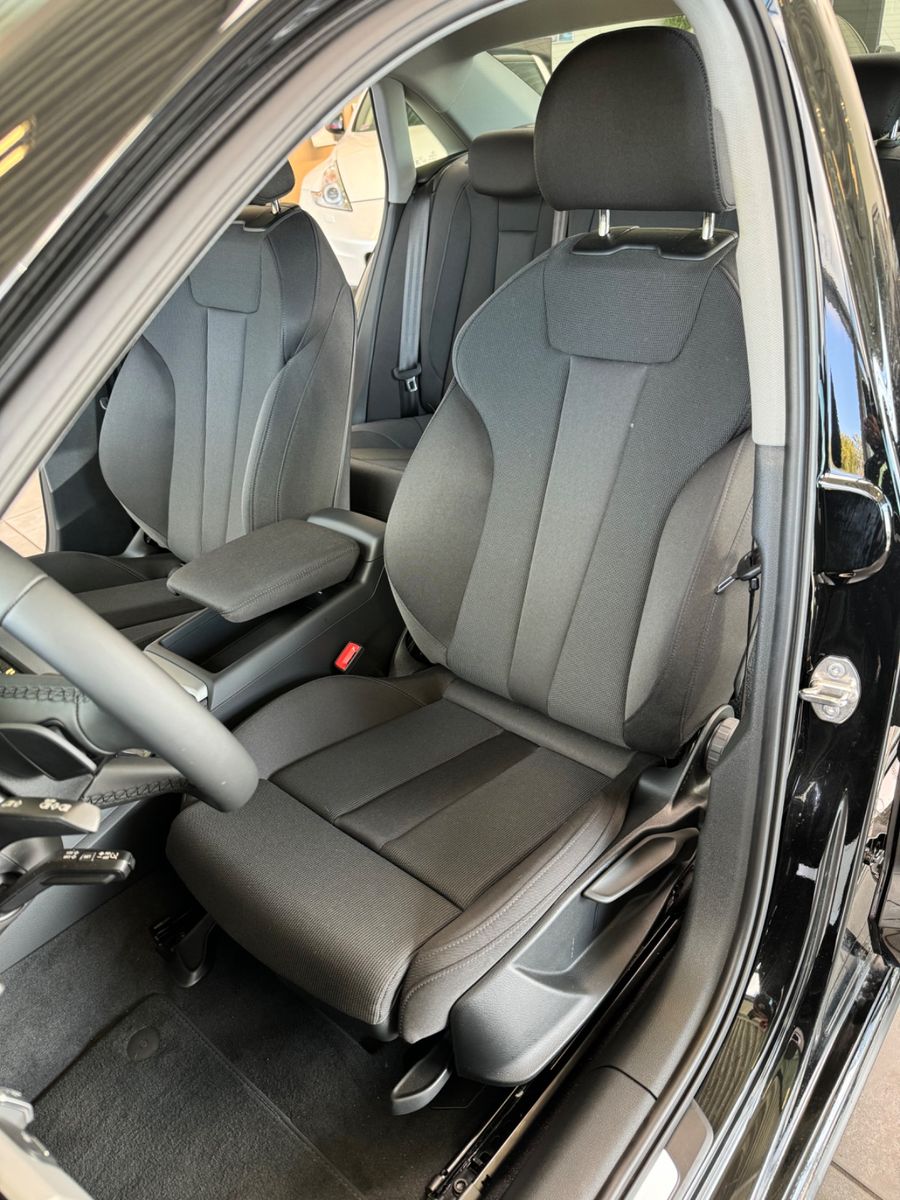 Fahrzeugabbildung Audi A4 Lim. 35 TFSI advanced/ERST 661 km GesamtLaufl