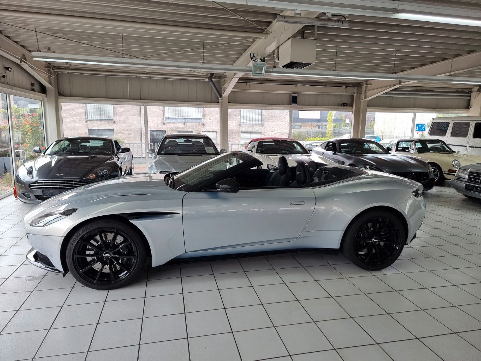 Fahrzeugabbildung Aston Martin DB11 4.0 V8 Last Facelift/Lightning/Like new!