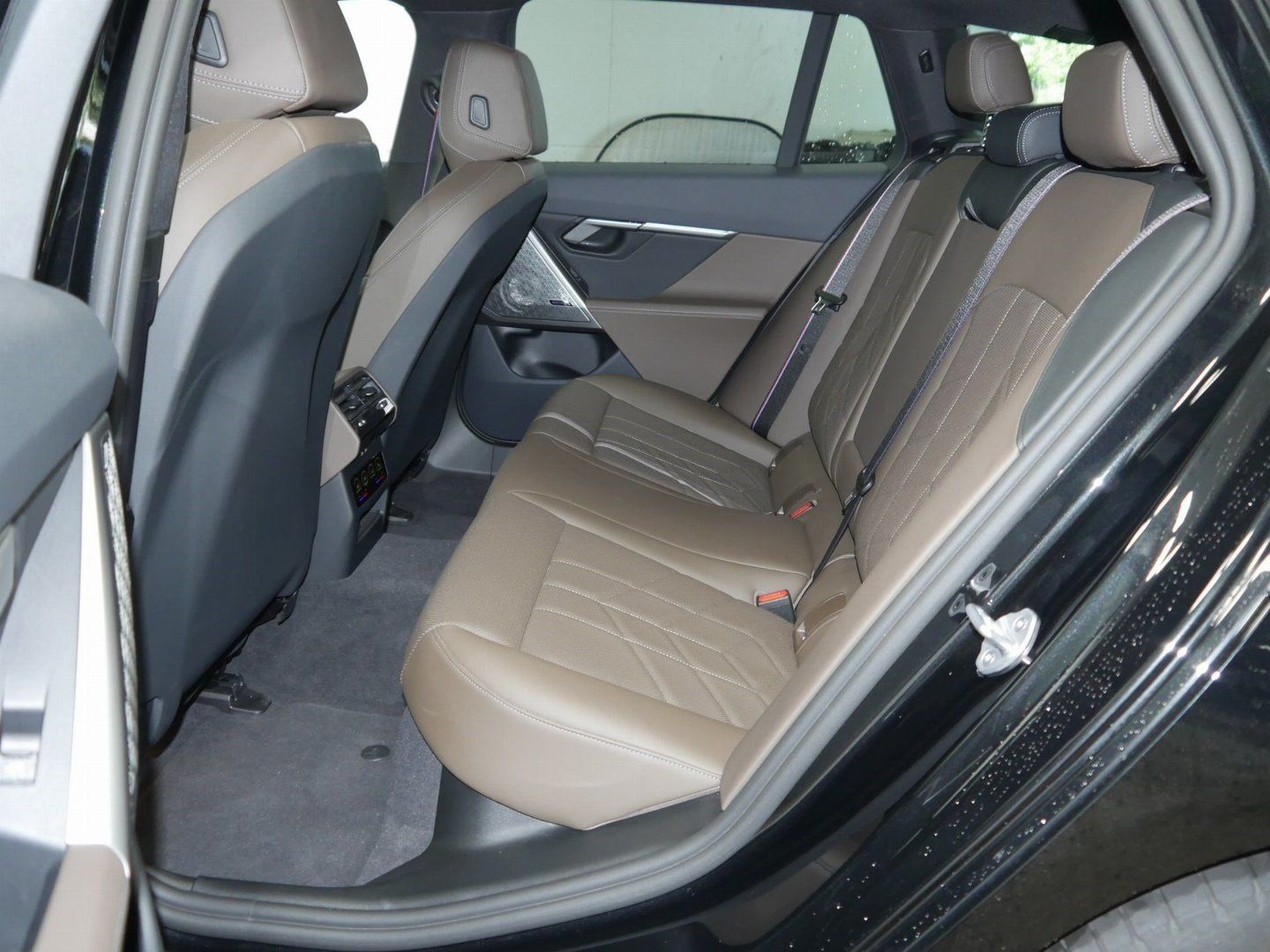 Fahrzeugabbildung BMW 520d xDrive M Sportpaket pro | 19" LMR | Bowers