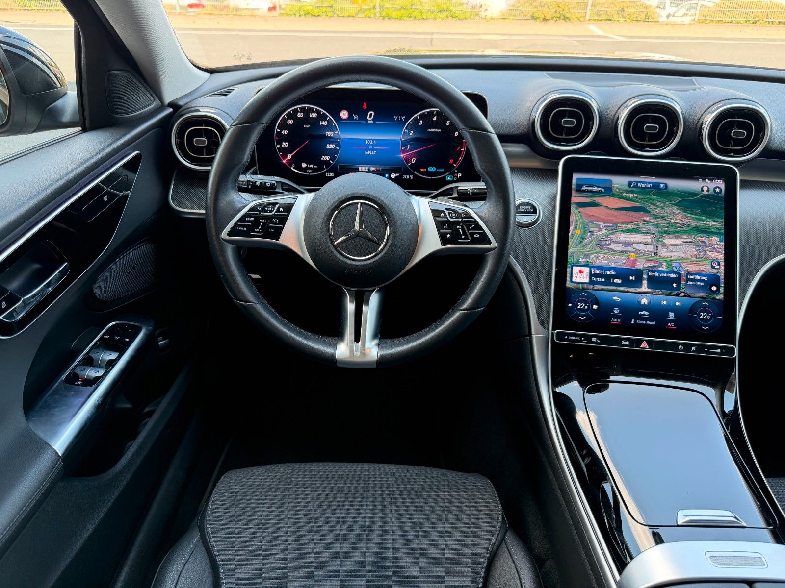 Fahrzeugabbildung Mercedes-Benz C 200 T Avantgarde+RKamera+SpurhaltA+Ambiente