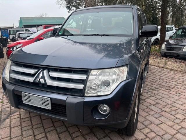 MITSUBISHI PAJERO 3.2 DI-D 16V AUT. 5P. INSTYLE 170 ch BVA - Historique Entretien Disponible