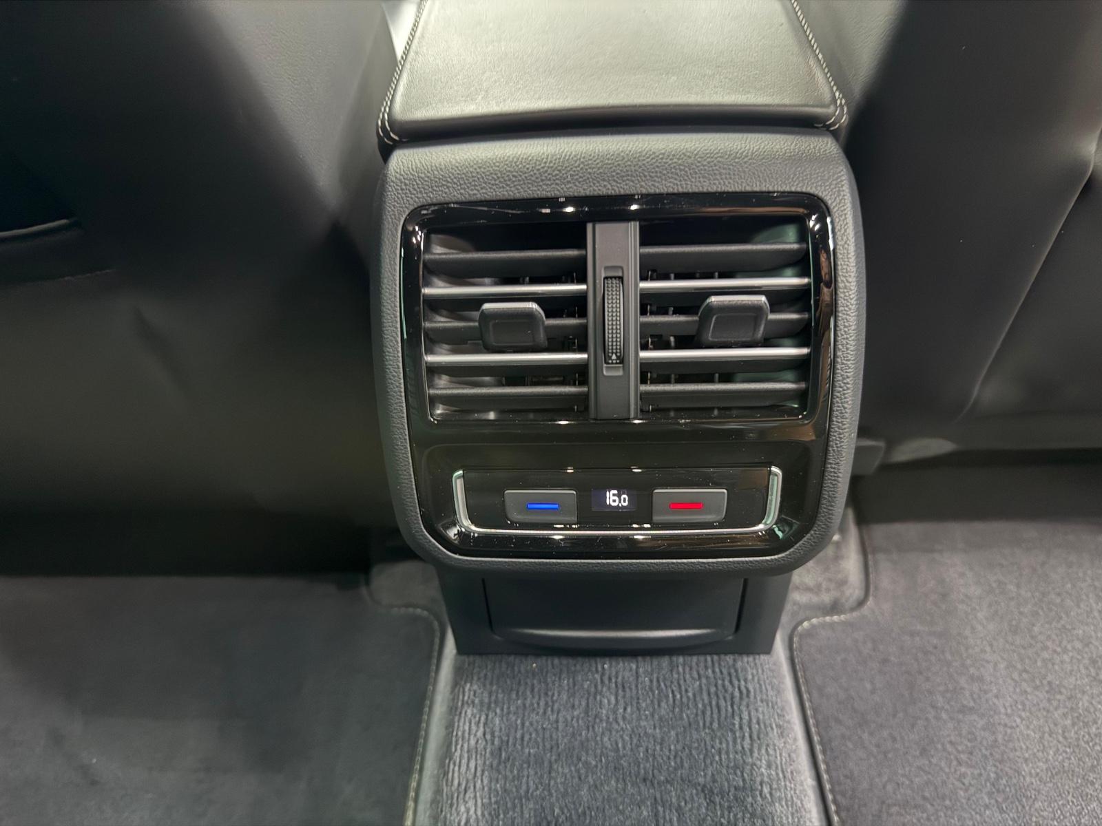 Volkswagen Passat Variant Highline "R-LINE INTERIEUR"