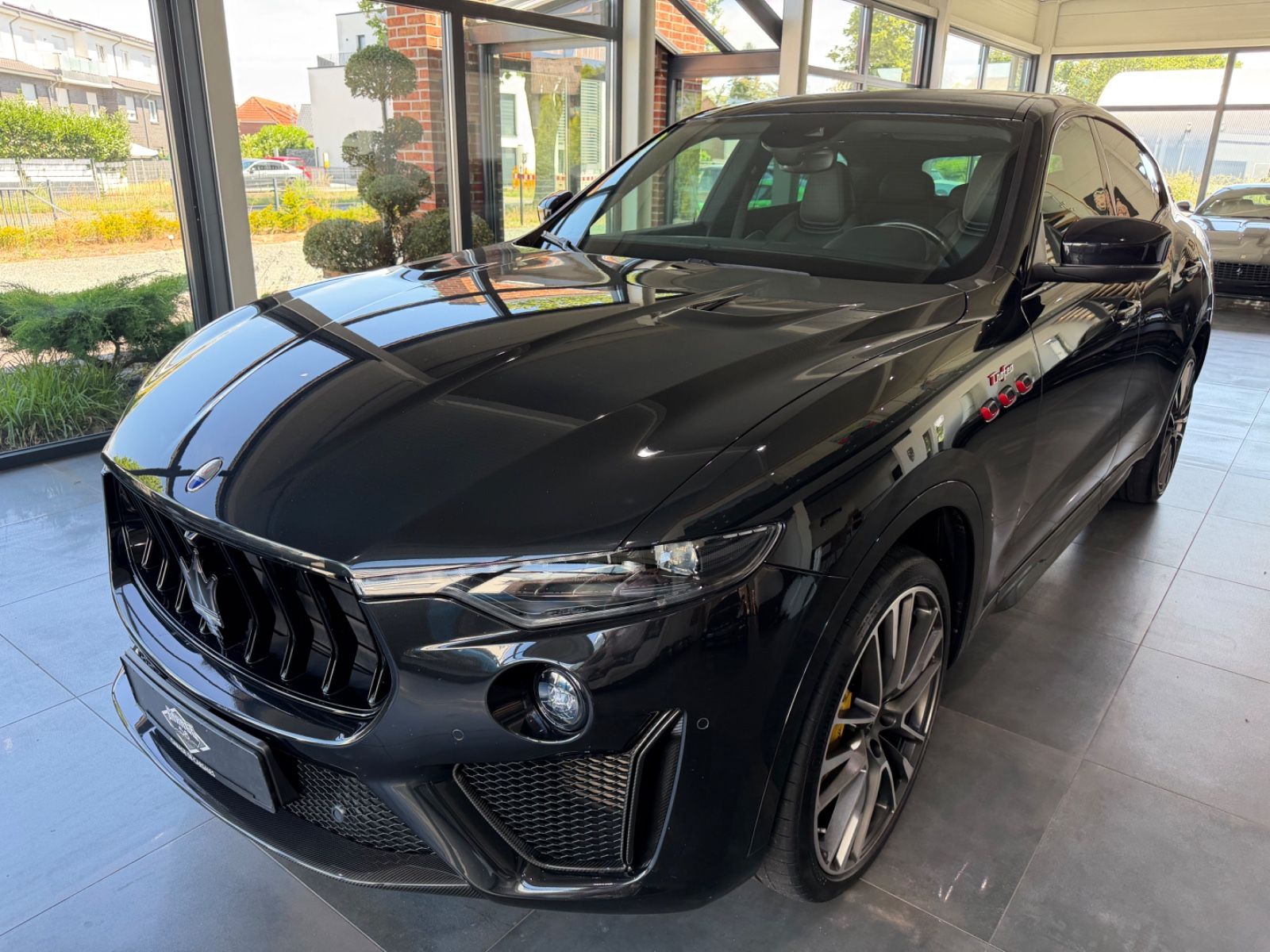 Maserati Levante Trofeo 3.8 V8 Facelift Carbon B&W 22' foto 5