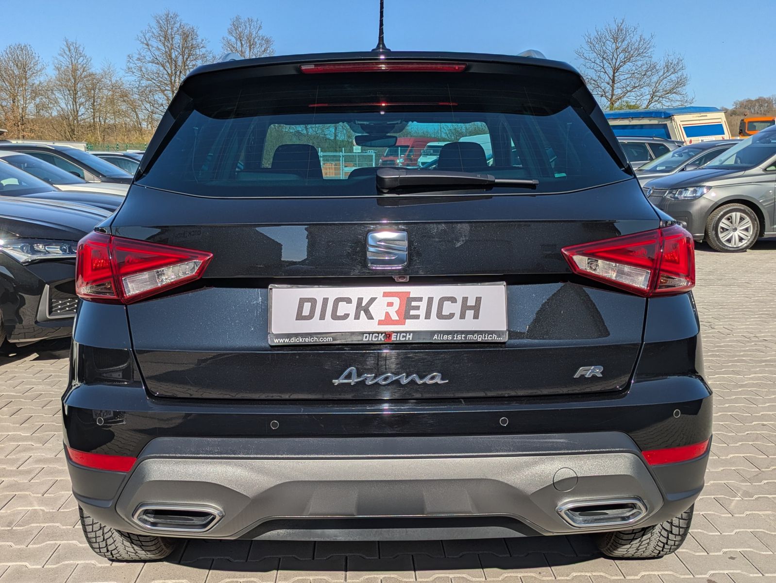 Fahrzeugabbildung SEAT Arona 1.5 TSI FR DSG AHK*ACC*LED*APP*DAB*KAMERA