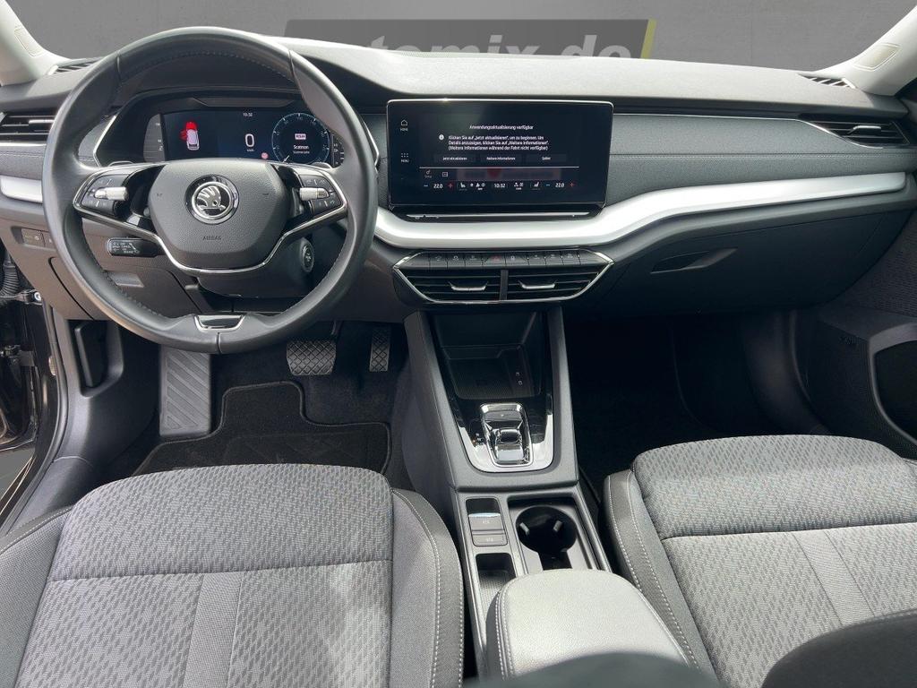 Skoda Octavia 2022 г. Чёрный, пробег 53050 км