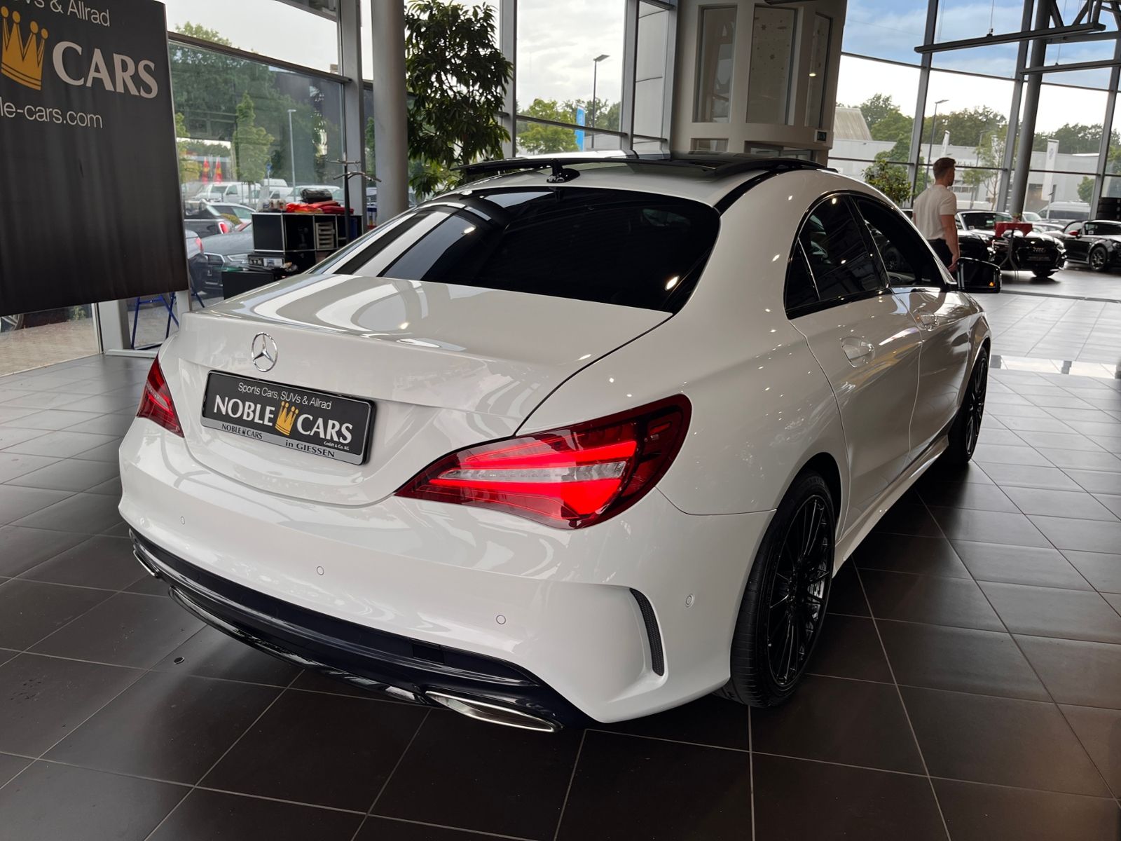 Fahrzeugabbildung Mercedes-Benz CLA 200 AMG Night PANO H/K LED