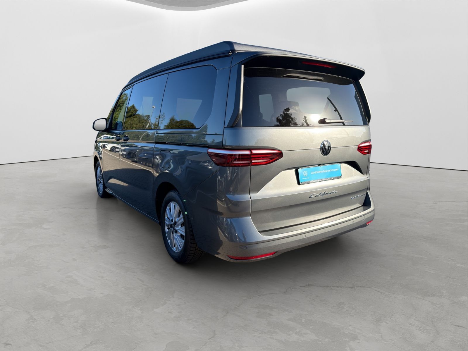 Volkswagen T7 California AD 1.5 TSI e-Hybrid 4M DSG Beach A foto 3