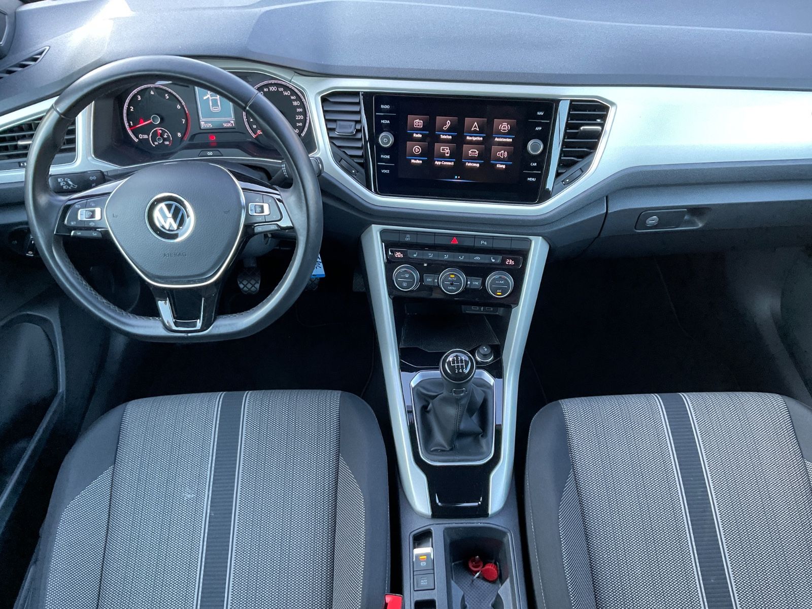 Fahrzeugabbildung Volkswagen T-Roc Cabriolet 1.5 TSI Style,AHK,GJR,ACC