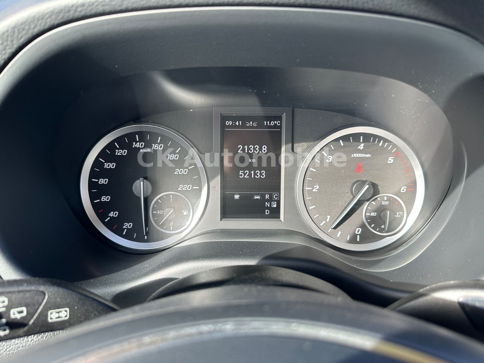 Fahrzeugabbildung Mercedes-Benz Vito Tourer Pro 124 Edition Autom/8Sitze/Kam/AHK