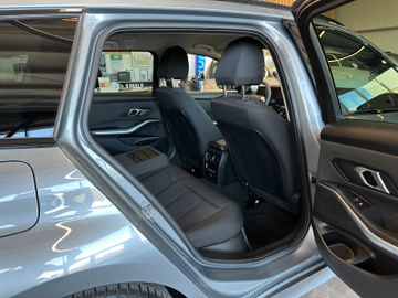 BMW 318i  Touring *Parkass.*Led*elek. Heck*