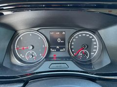 Fahrzeugabbildung Volkswagen T6.1 Multivan 2,0 TDI Navi Sitzh ACC 3xKlima