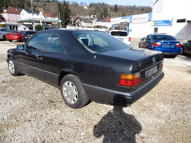 Fahrzeugabbildung Mercedes-Benz E 220 Coupe/Leder/2.Hand/Schiebedach/