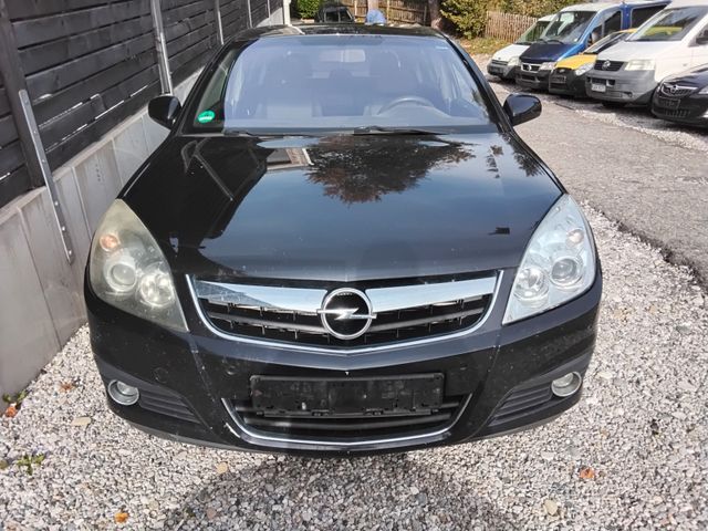 Opel Signum Edition 2.8 V6 Automatik