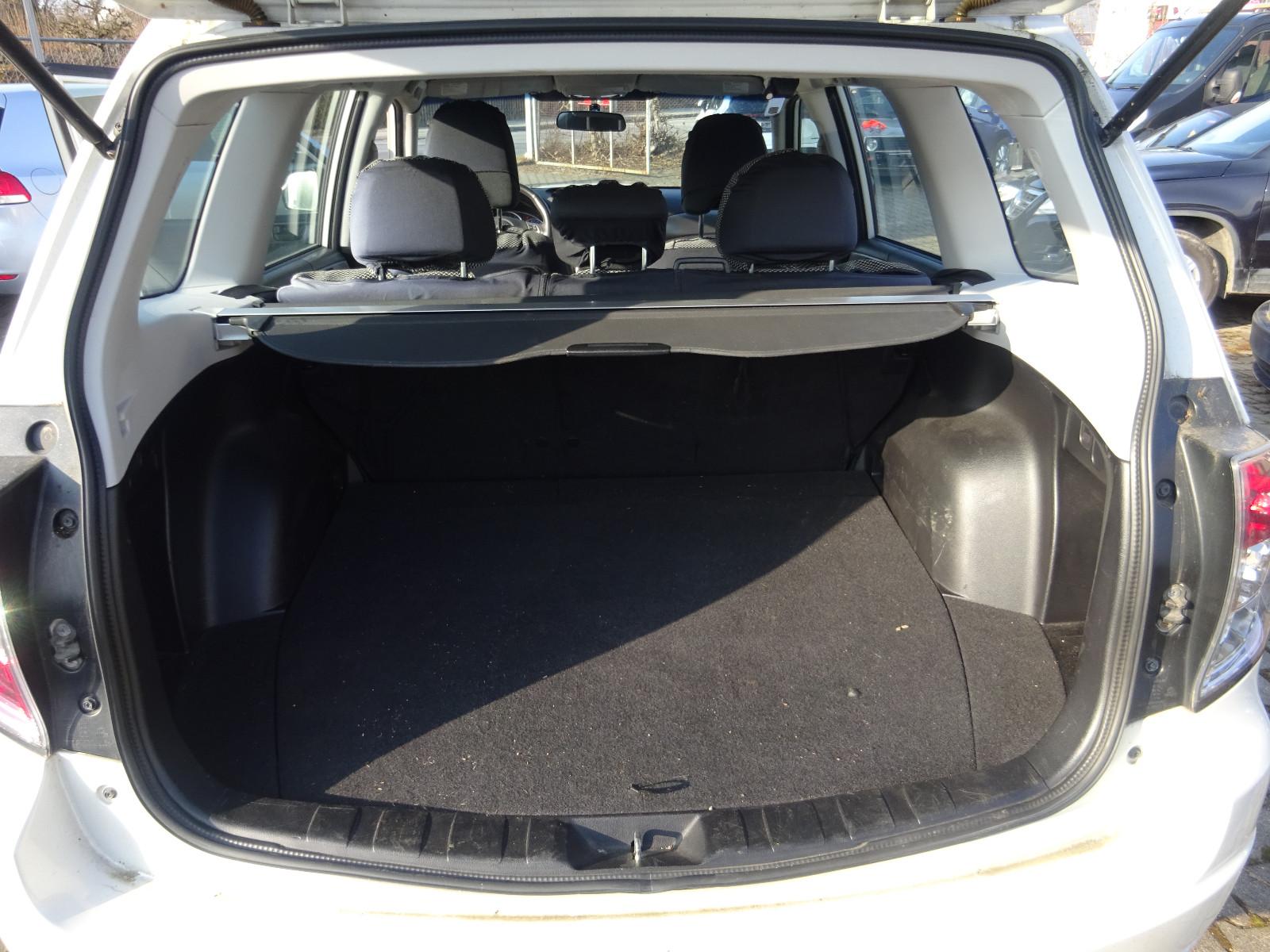 Subaru Forester 2012 — photo 11